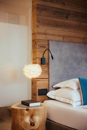 Room 5, Villa Flora Mountain Lodges, Bolzano