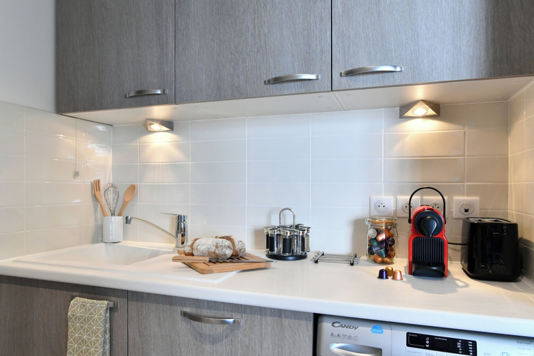 Private kitchen 3, Zenao Appart'hôtels Massy, Essonne