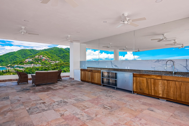 Interior 3, Oceanfront Condo With Rooftop Infinity Pool, Panoramic Views, Balcony, Gym, & AC, Puerto Vallarta