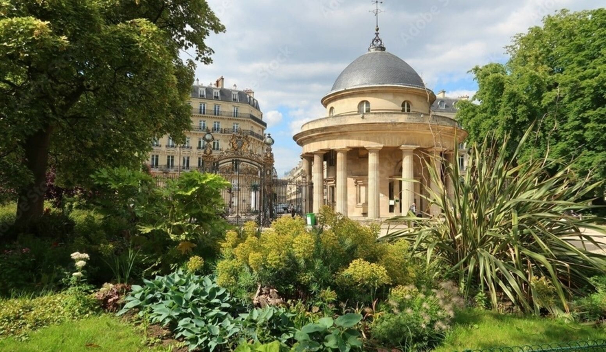 Exterior 5, 1592 Félicité, Paris