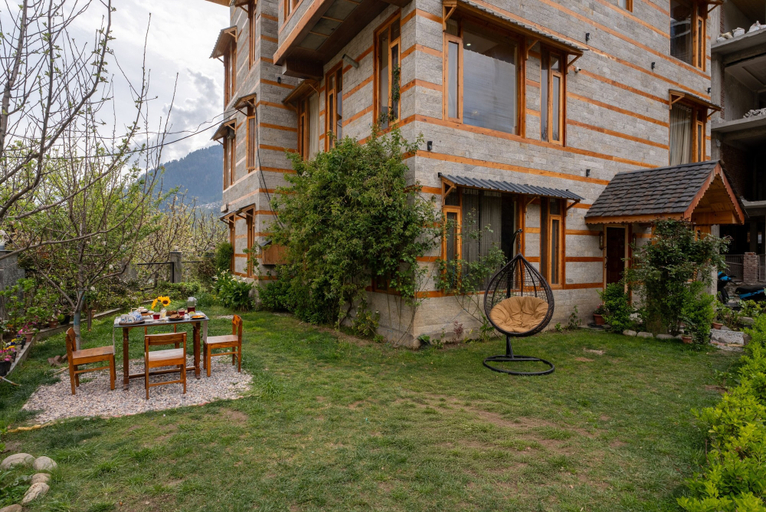Outdoor dining 5, Anvaya Manali - Luxury Mountain Retreat, Kullu