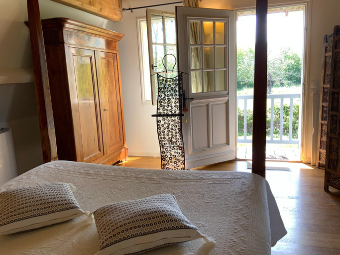 Bedroom 2, Manoir du Petit Saint-Pierre, Calvados