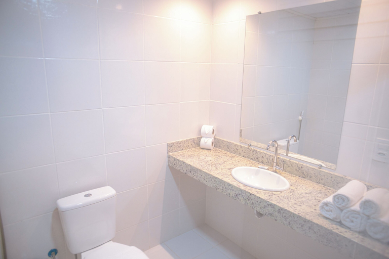 Bathroom 5, Portobello Park Hotel, Porto Seguro
