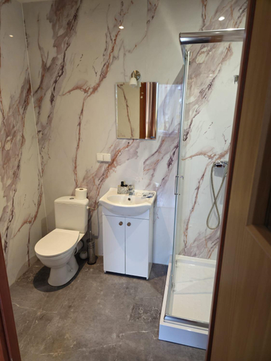 Bathroom 2, Palac Ogartowo, Świdwin
