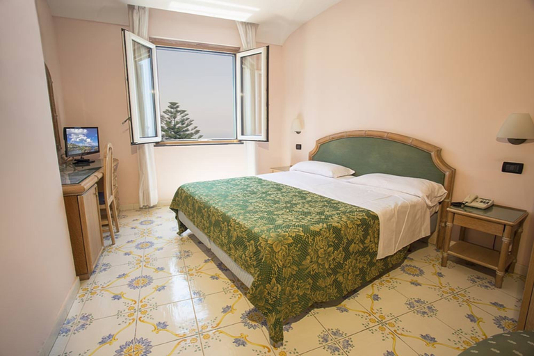 Bedroom 4, Hotel Saint Raphael, Napoli