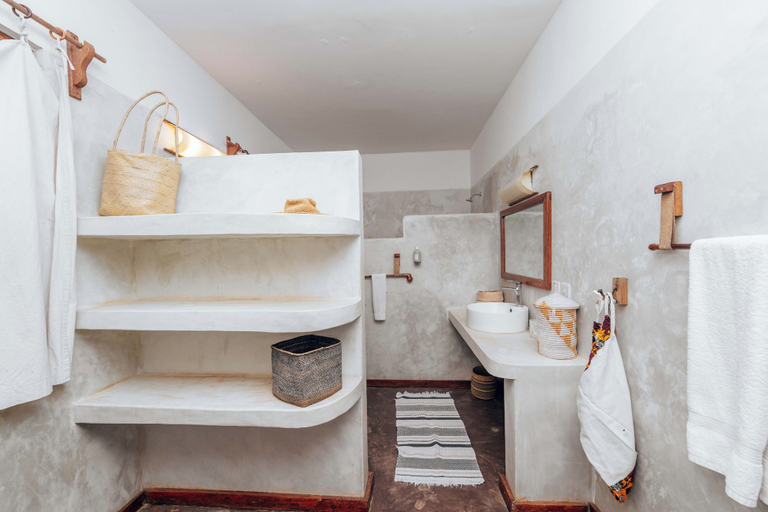 Bathroom 4, Hekaya Zanzibar, Kati
