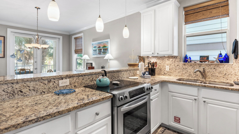 Private kitchen 4, Seacrest Beach, Lagoon Pool-front + Free Tickets: Dolphin Cruise & More!, Walton