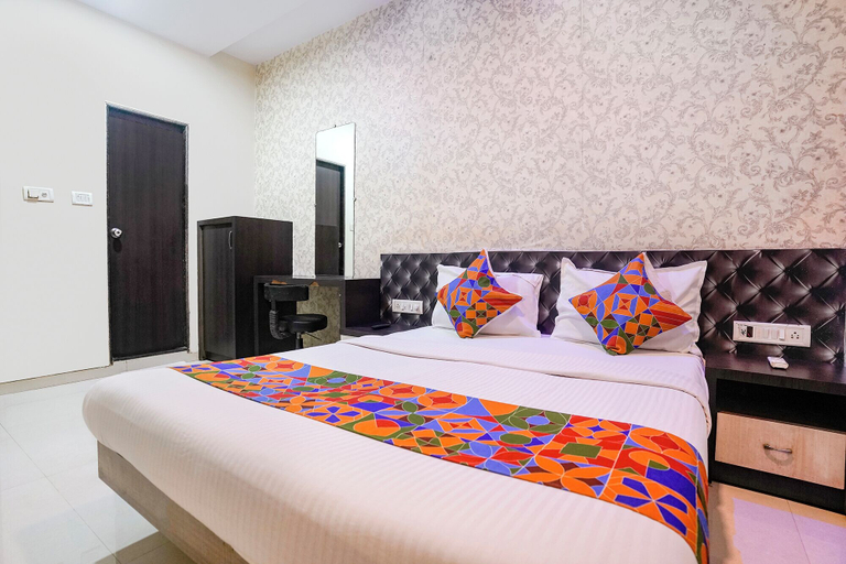 Room 5, Fabhotel Marvey Residency, Mumbai Suburban