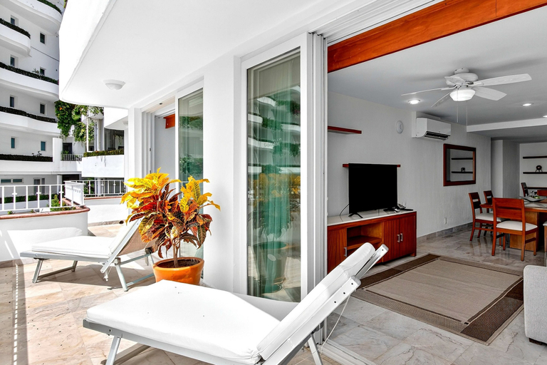 Terrace/patio 2, Relaxing Coastal Escape With Panoramic Views, Pool, hot tub & Sunny Terrace, Puerto Vallarta