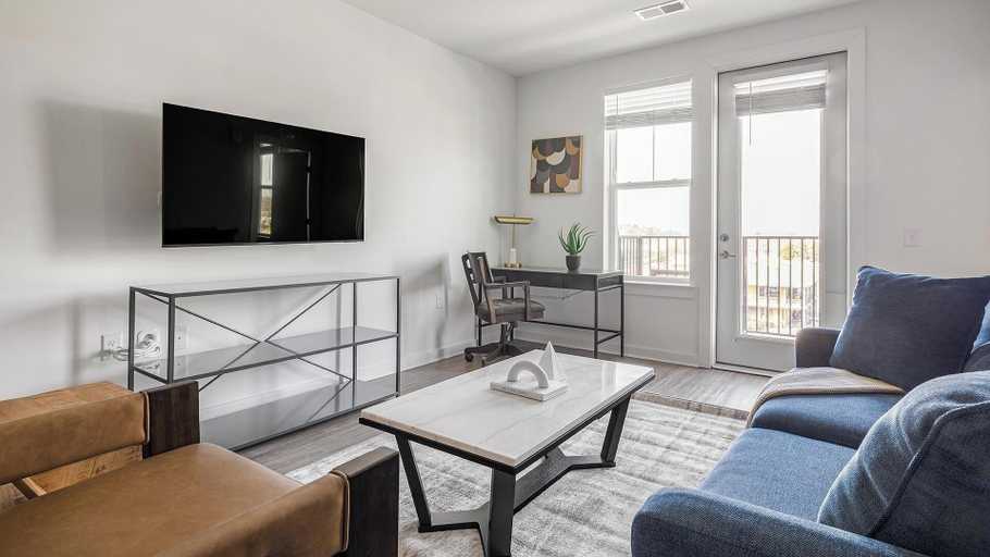 Living area 2, Landing Furnished Apartments - Rome, Floyd