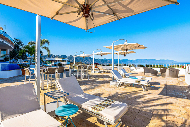 Outdoor dining 5, Spacious Suite With Wraparound Terrace, Rooftop Infinity Pool & Resort Amenities, Puerto Vallarta