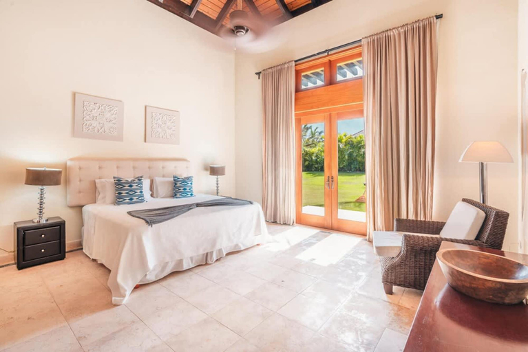 Room 2, Amazing Villa w Pool Maid BBQ at Green Village, San Rafael del Yuma
