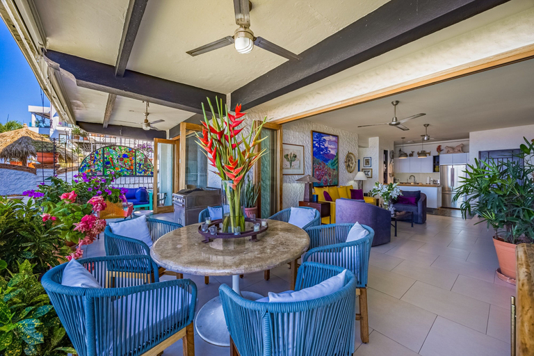 Outdoor dining 2, Charming Condo Featuring Ocean Views, Pool & Private Terrace, Puerto Vallarta