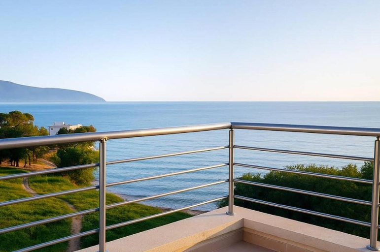 Others 3, Camere vista mare, Vlorës