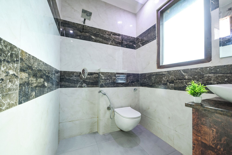 Bathroom 3, Fabhotel Vibe, Gautam Buddha Nagar