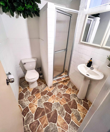 Shower 5, Casa La Morada, Medellín