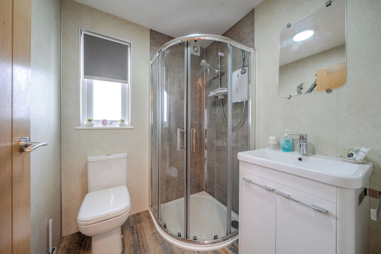 Bathroom, 1 Bed Cabin - Sleeps 2 - Pets - 2 Min To Beach, East Riding of Yorkshire