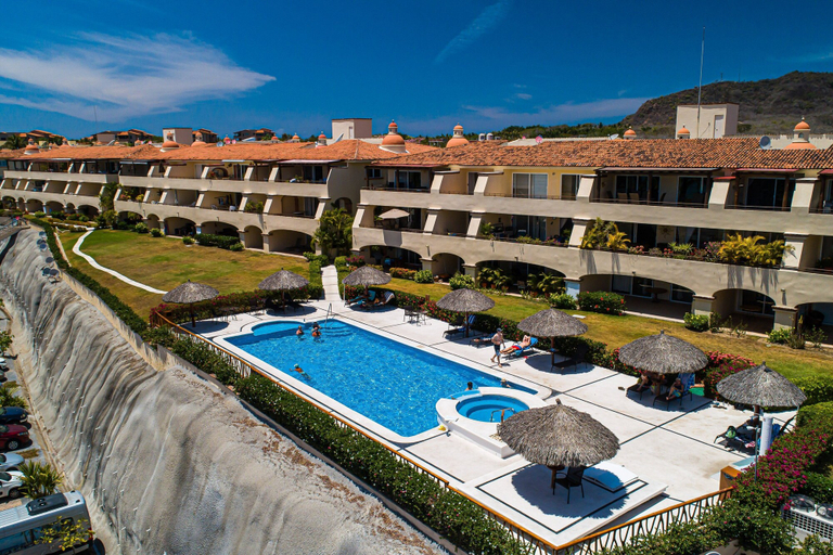 Pool 4, Oceanfront Condo With Pool, Balcony, Amazing Views, Washer/dryer, & Partial AC, Compostela