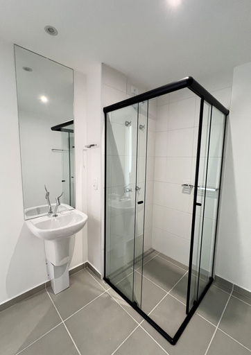 Bathroom 2, Essential Mariana, São Paulo