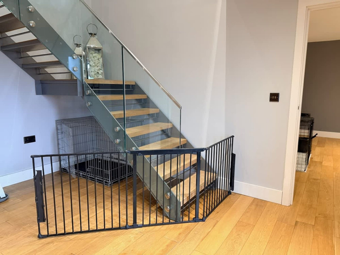 Room 4, Garnet 3br Large Home NR RAF Pet Friendly, Suffolk