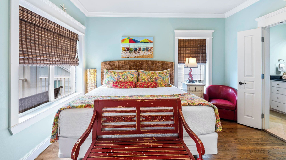 Room 4, Newly Updated 5BR Home in Blue Mountain - Sleeps 12, Walton
