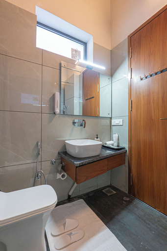 Bathroom 4, ALAYA STAYS Lakefront Suite Naukuchiatal, Nainital
