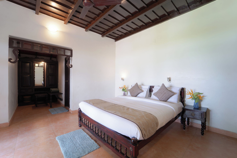 Room 4, Alaya Stays by ELIVAAS Vembanad House, Alappuzha