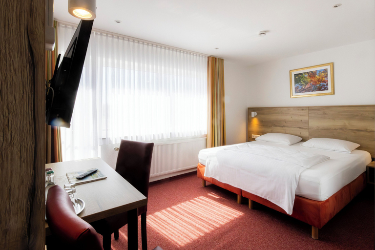 Bedroom 3, Hotel Mariaweiler Hof, Düren