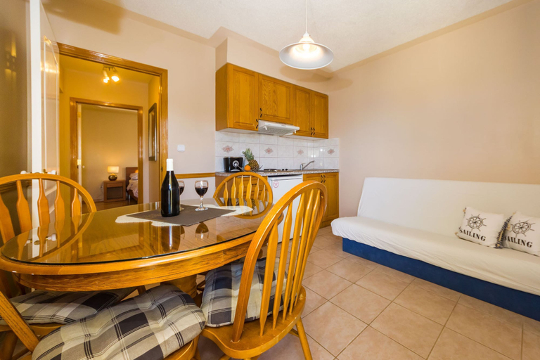 Room 5, Beachfront Apartment Mareo 4, Nin