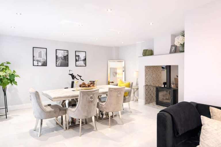 Room 2, Garnet 3br Large Home NR RAF Pet Friendly, Suffolk