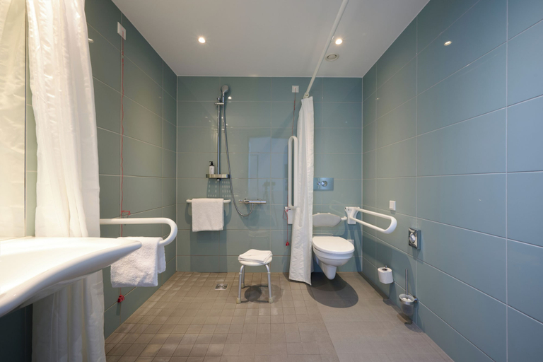 Bathroom 3, Premier Inn München City West, München