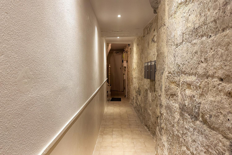 Others 5, Les Appartements du Clocher, Vaucluse