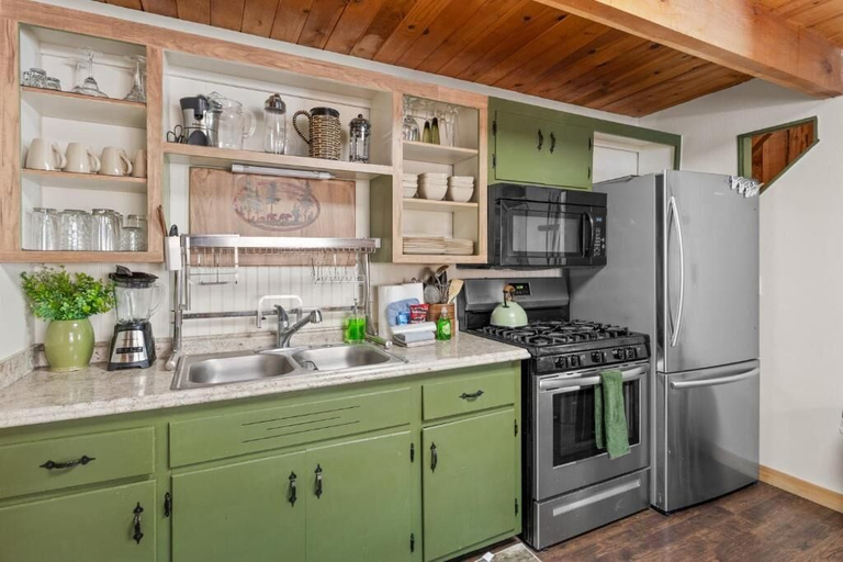 Private kitchen 2, Elysian Escape, San Bernardino