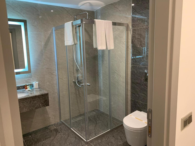 Bathroom 5, Regency World Suite, Beyoğlu