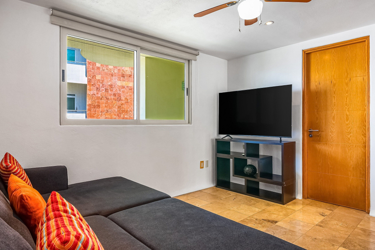 Living area 4, Spacious Apartment With Ocean Views, Pool & Balcony, Compostela