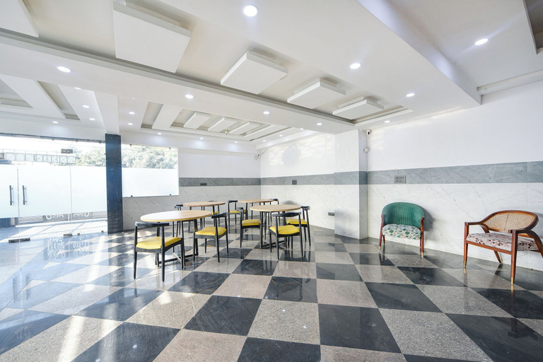 Food & Drinks 4, Fabhotel Vibe, Gautam Buddha Nagar