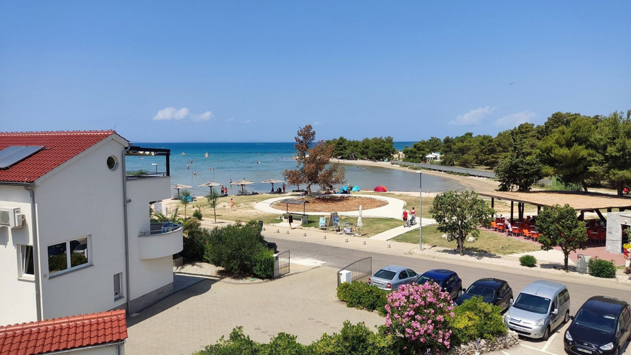 Room 2, Beachfront Apartment Mareo 6, Nin