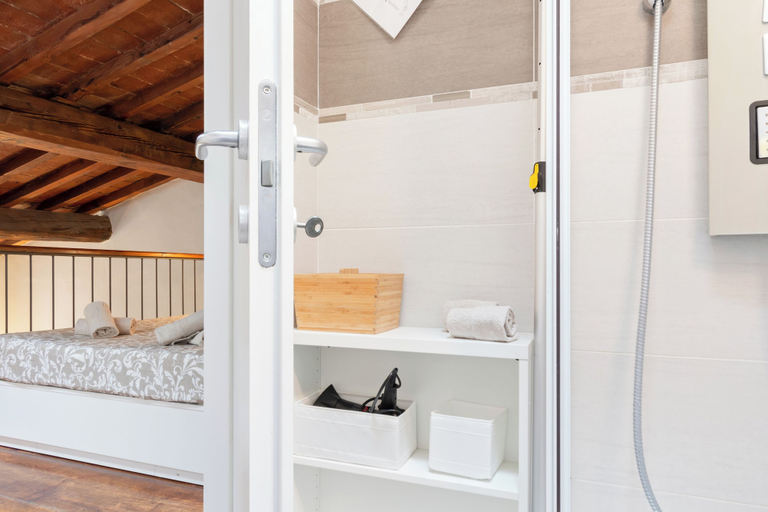 Bathroom 4, Guesthost - Appartamento Pazzi A 3 Min Da Piazza Del Duomo, Florence
