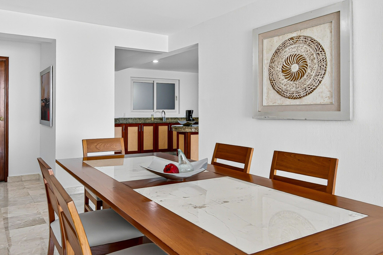 Room 5, Stylish Oceanview Suite With Infinity Pool, Full Kitchen & Bay-view Terrace, Puerto Vallarta