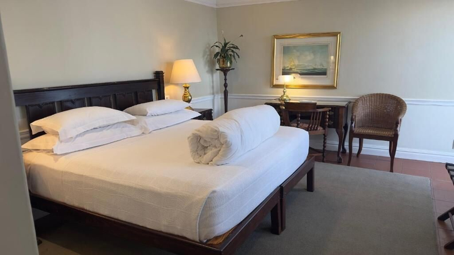 Room 3, Tintagel Guest House, City of Cape Town