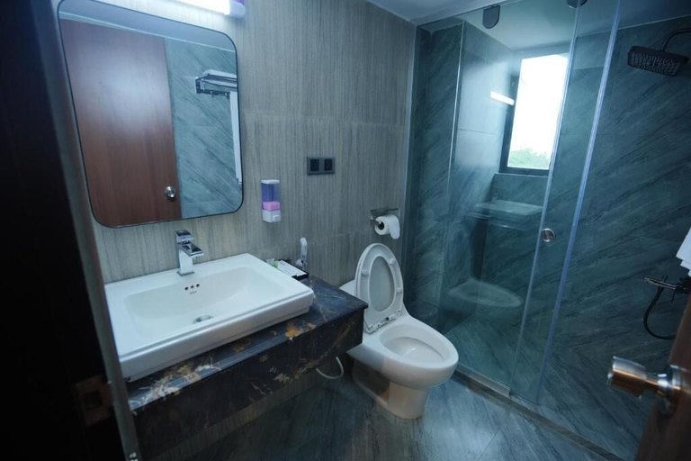 Bathroom 3, Hotel Green Land Bandarban, Bandarbon