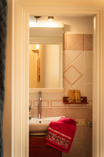 Bathroom, Holidaycasa Macca - Confortevole e con Vista Mare, Latina