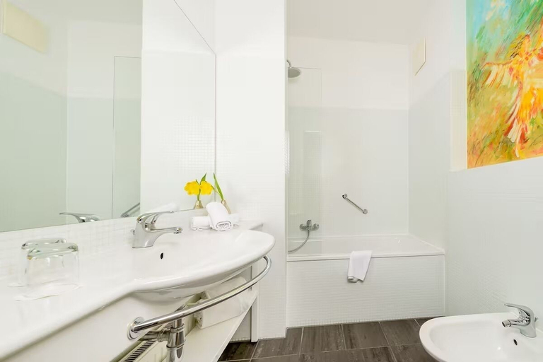 Bathroom 5, Hotel Herzoghof, Baden