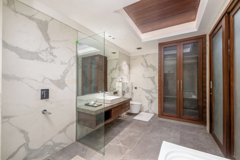 Bathroom 2, DLS Hotels Amritsar, Amritsar