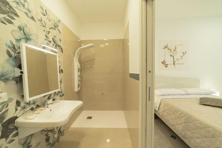 Others 4, B&B Mandorlo Bianco, Syracuse