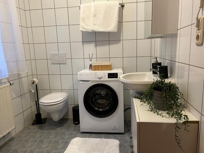 Bathroom 2, Faraway Homes Studios Pregarten, Freistadt