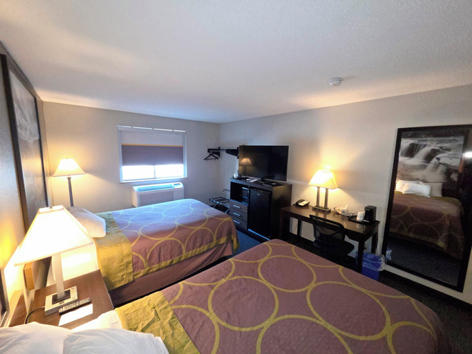 Bedroom 4, Super 8 by Wyndham Elkins, Randolph