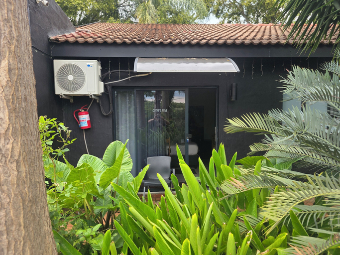 Exterior & Views 2, Waterfront Guest House, Bojanala