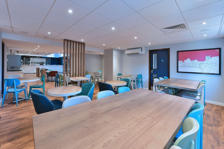 Food & Drinks 5, Travelodge Maidenhead Central, Windsor and Maidenhead