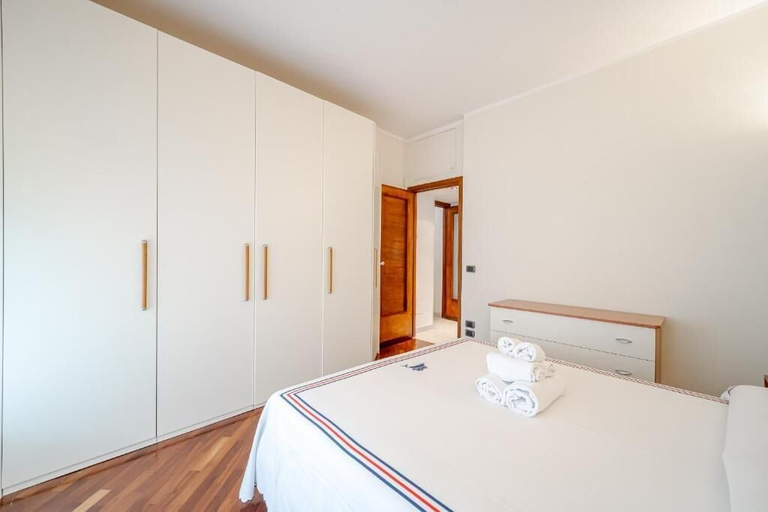 Room 2, Guesthost - Santa Margherita Quiet Apartment With Balcony, Genova